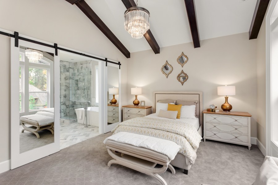 Are These Master Suite Lighting Trends Worth the Investment?