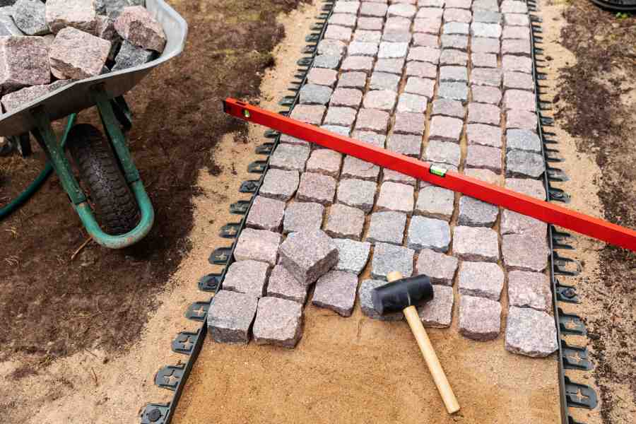 5 Driveway Edging Ideas When Choosing Brick or Stone