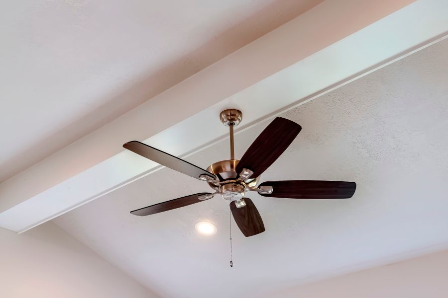 How to Choose Smart Ceiling Fans with Lights for Any Room