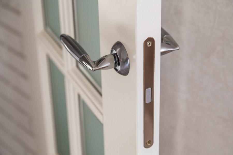 5 Practical Tips for Mudroom Door Hardware Selection