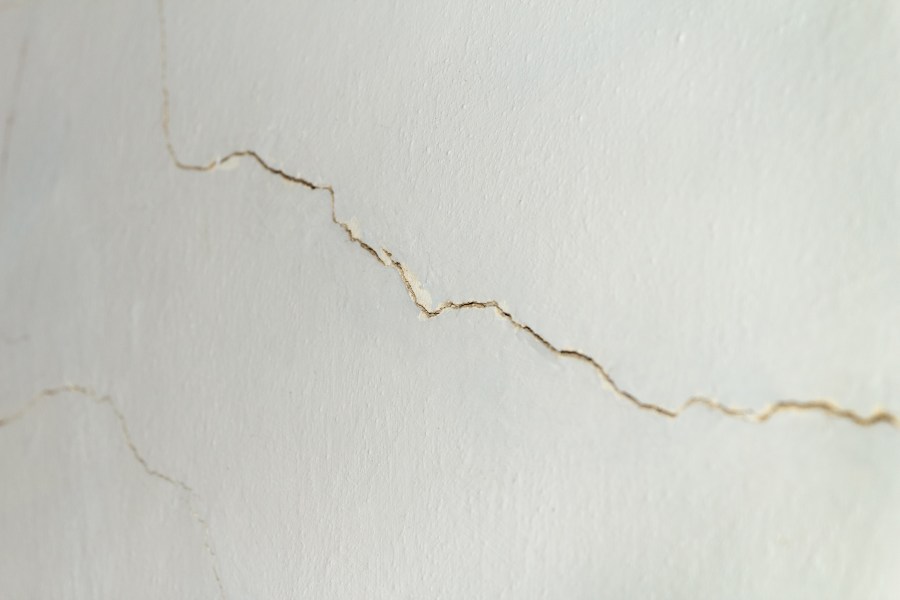 How to Assess and Fix Foundation Footer Cracks Safely